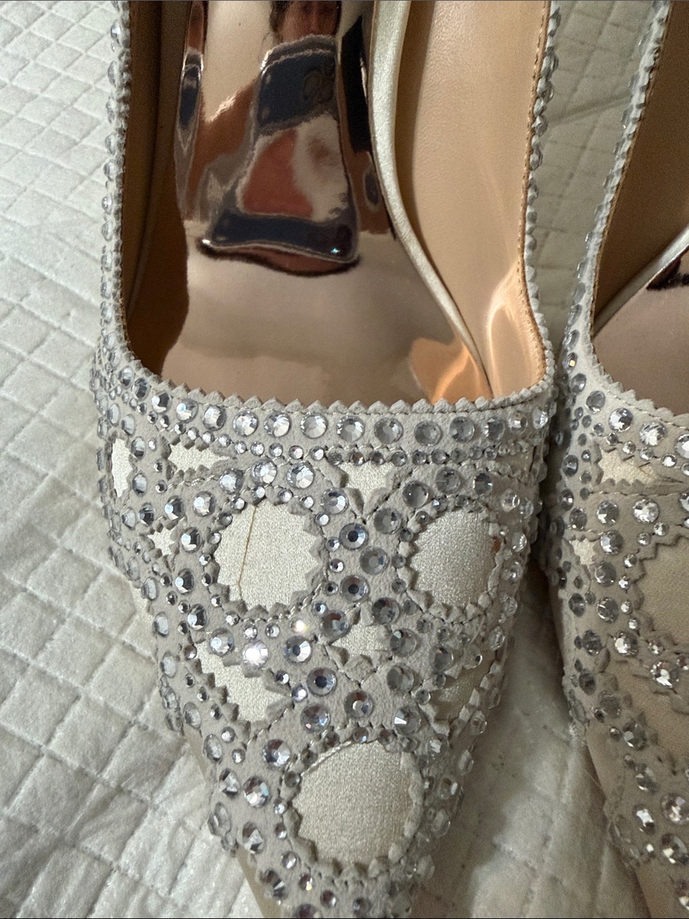 Badgley Mischka Women's Ivory Embellished Pointed-Toe Pumps - Picture 3 of 9
